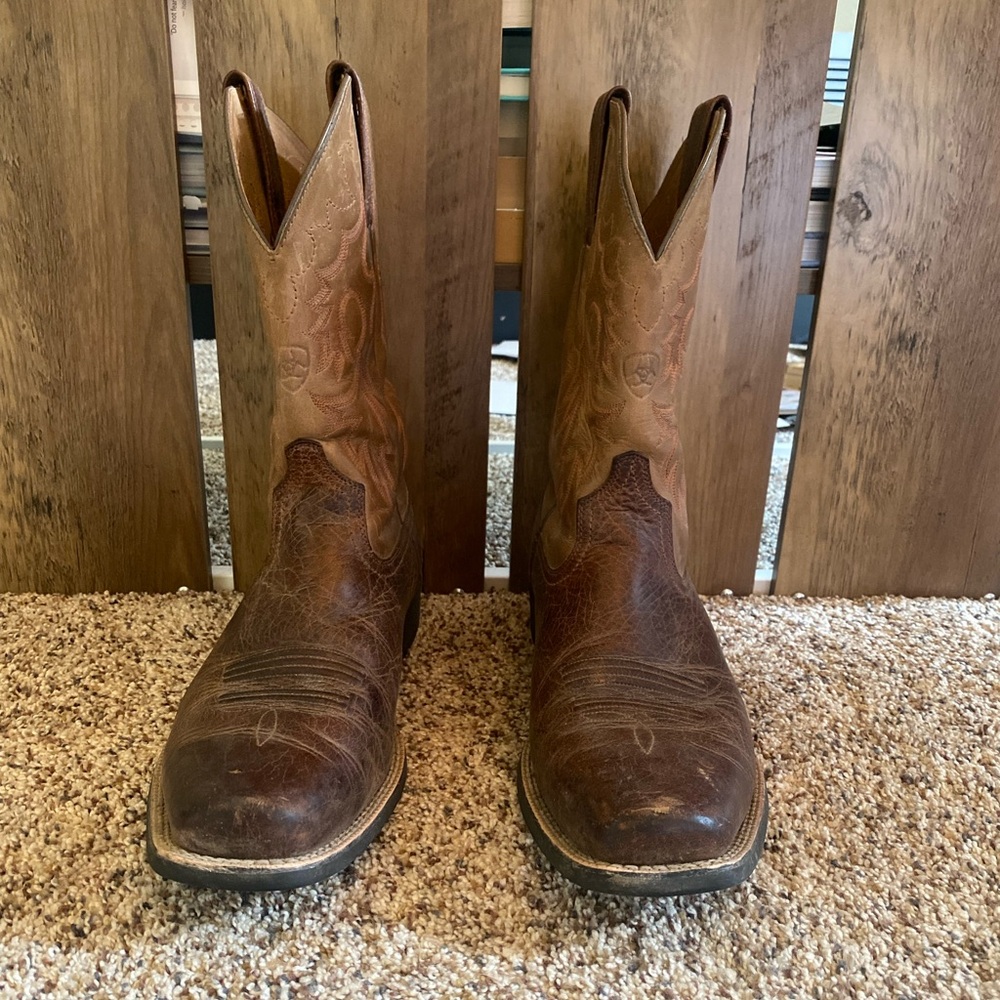 Ariat Men’s Size 9 Cowboy Boots